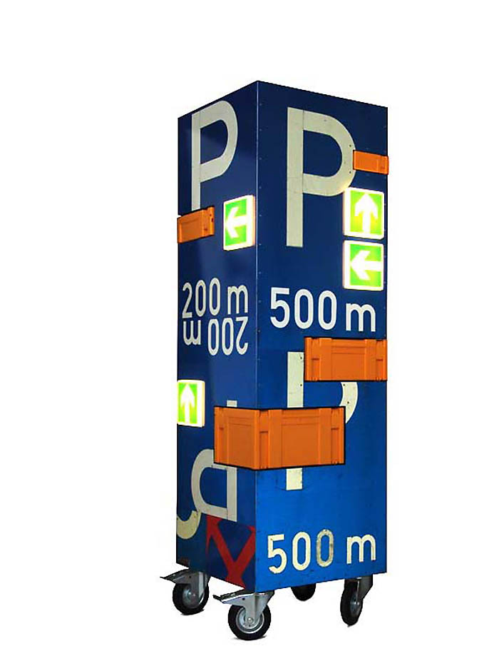 `Nächste Ausfahrt Tanos`, 2005, Höhe200 cm